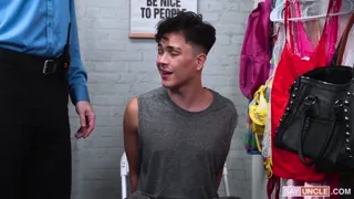 Poliziotto Twink Bareback: Big Red Rivendica il Culo di Galore