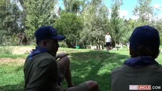 Un trío al aire libre con extraños? Solo si sus pollas valen la pena