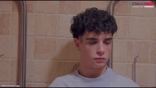 Daniel Daan & Jimeno Raw Bathroom Bareback Fuck – Twink Anal Blowjob in 4K